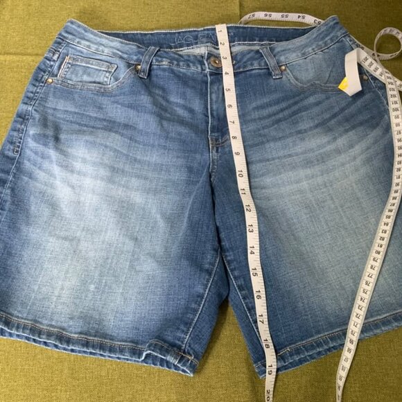 Women’s Jag Jean Shorts Sz 10 - Picture 3 of 8